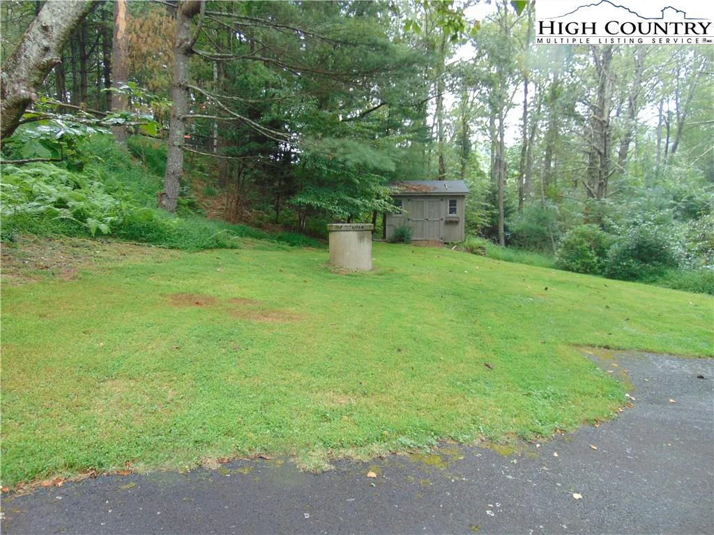 Image number 29 for the current listing