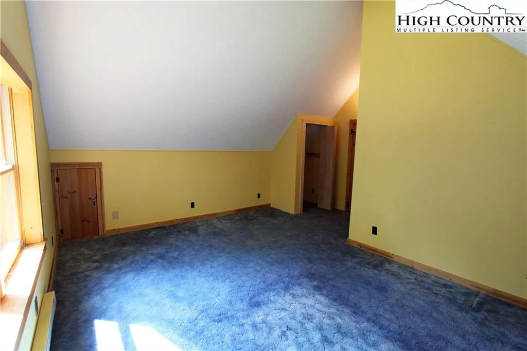 Image number 3 for the current listing