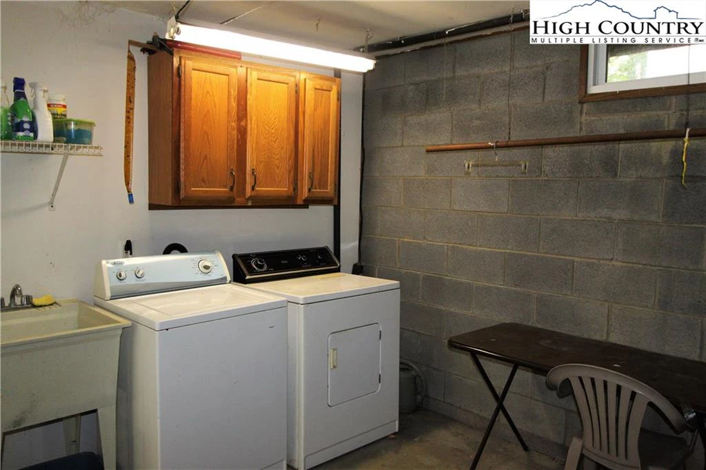 Image number 7 for the current listing