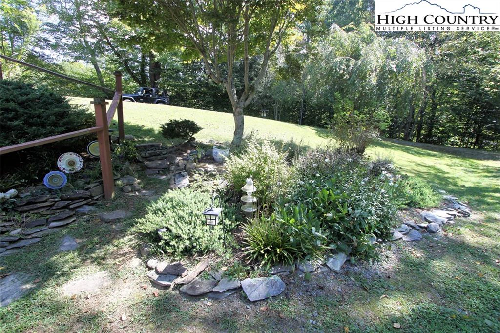Image number 11 for the current listing