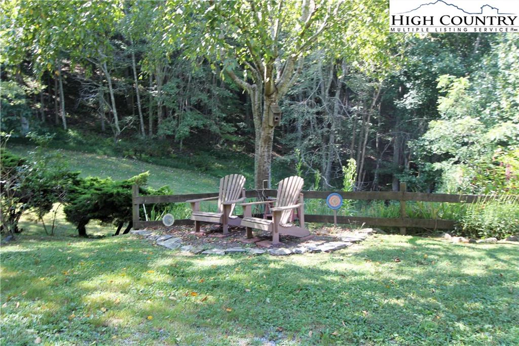 Image number 14 for the current listing