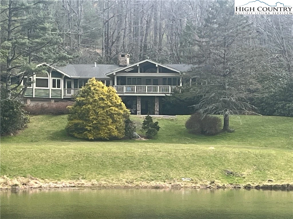 Image number 1 for the current listing