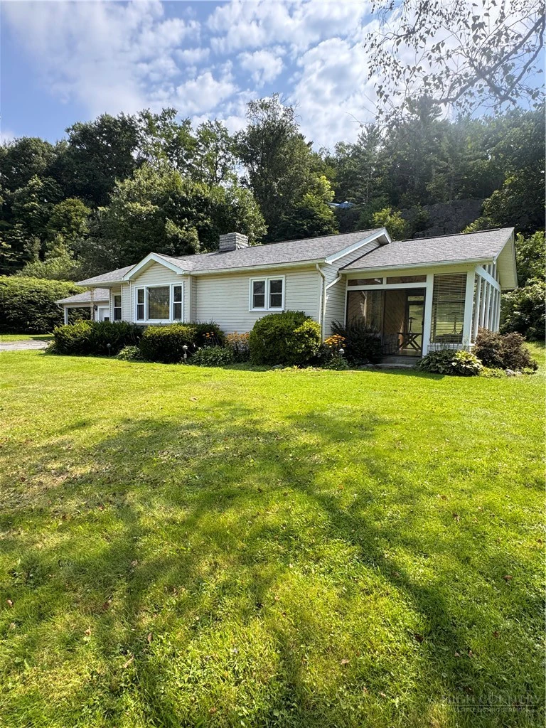 Image number 1 for the current listing