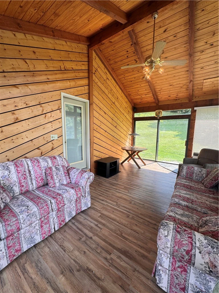 Image number 4 for the current listing