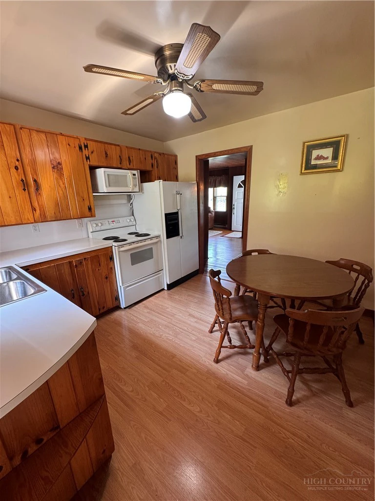 Image number 10 for the current listing