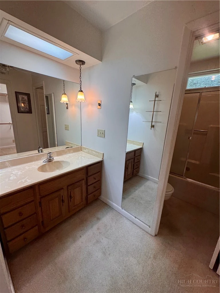 Image number 13 for the current listing