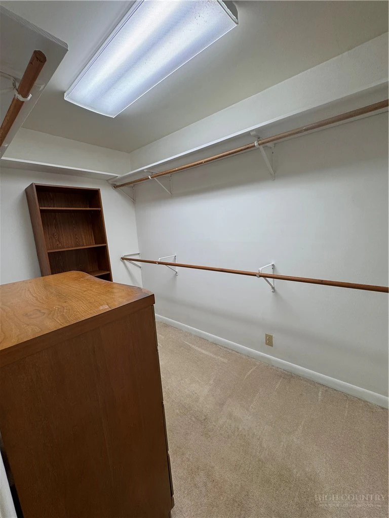 Image number 15 for the current listing