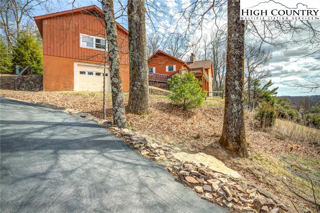 Image number 12 for the current listing