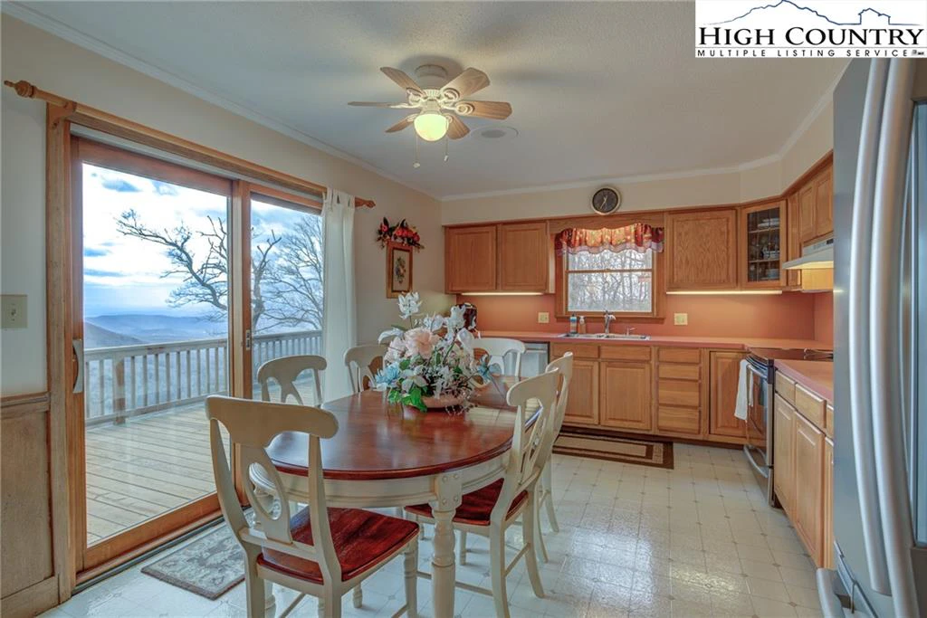 Image number 13 for the current listing