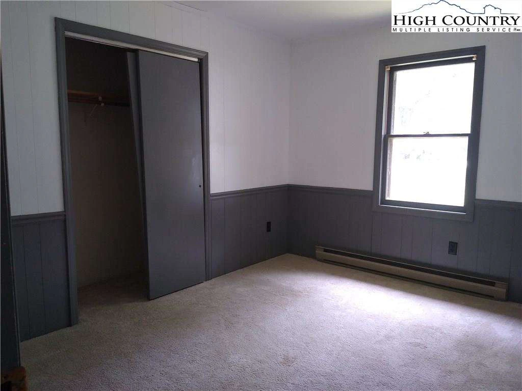 Image number 8 for the current listing