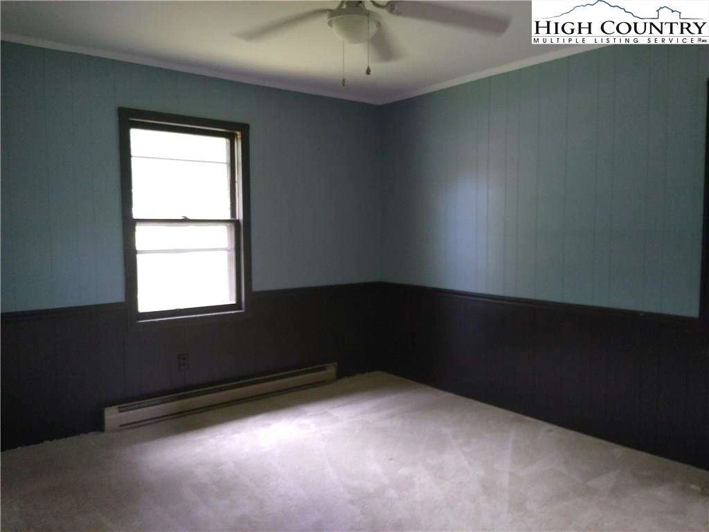 Image number 7 for the current listing