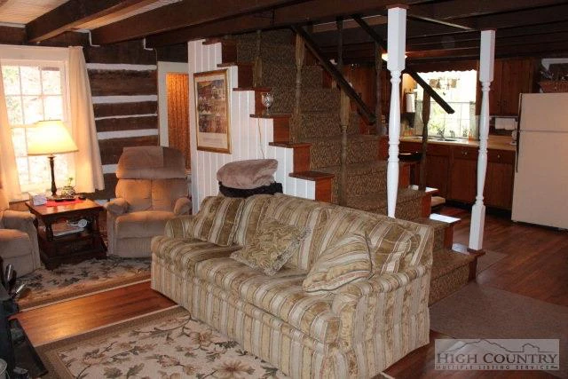 Image number 7 for the current listing