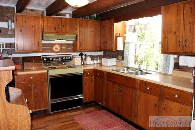 Image number 6 for the current listing