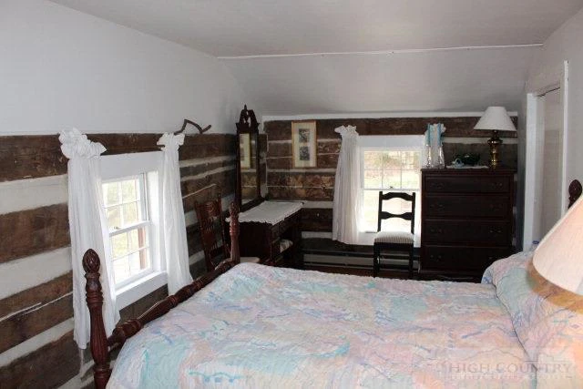 Image number 16 for the current listing
