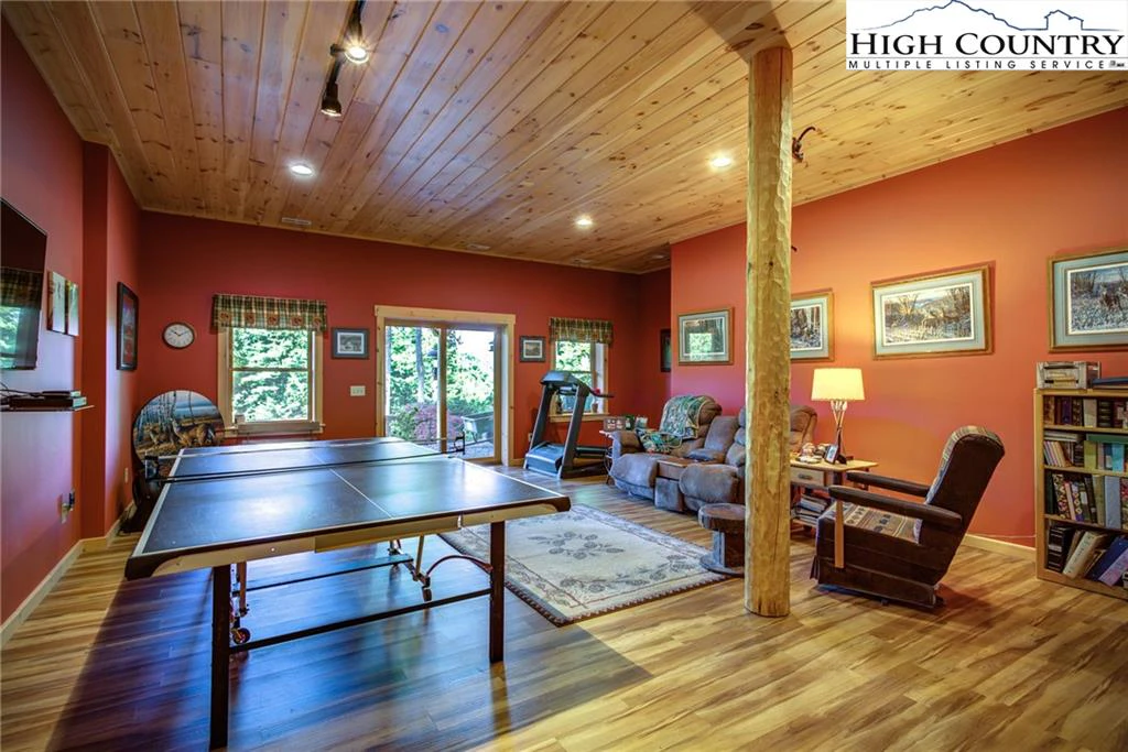 Image number 5 for the current listing
