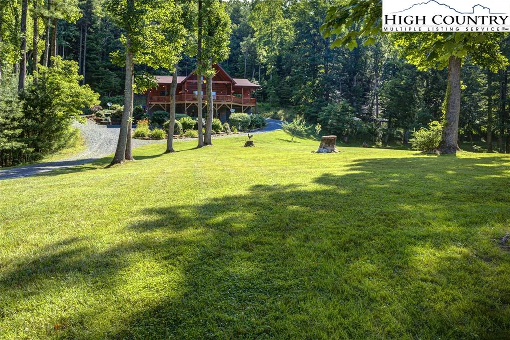 Image number 17 for the current listing