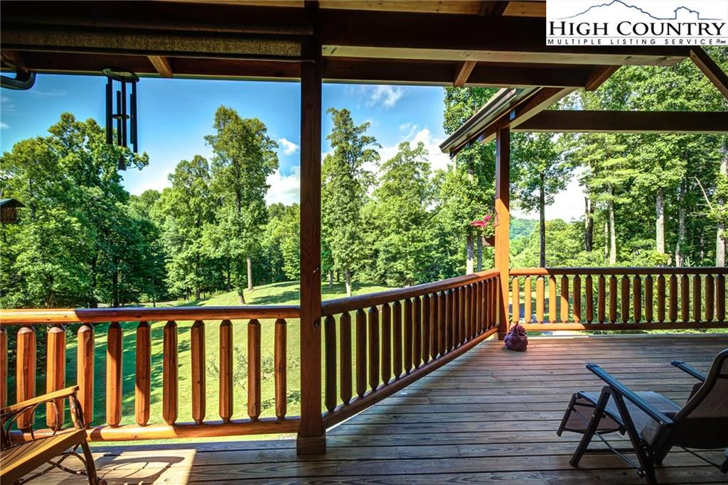 Image number 19 for the current listing