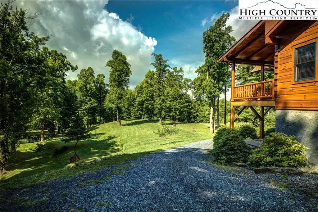 Image number 21 for the current listing