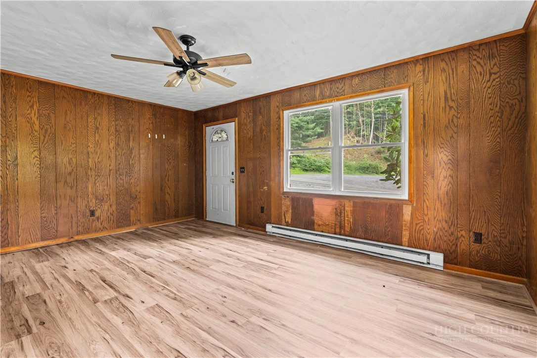 Image number 3 for the current listing