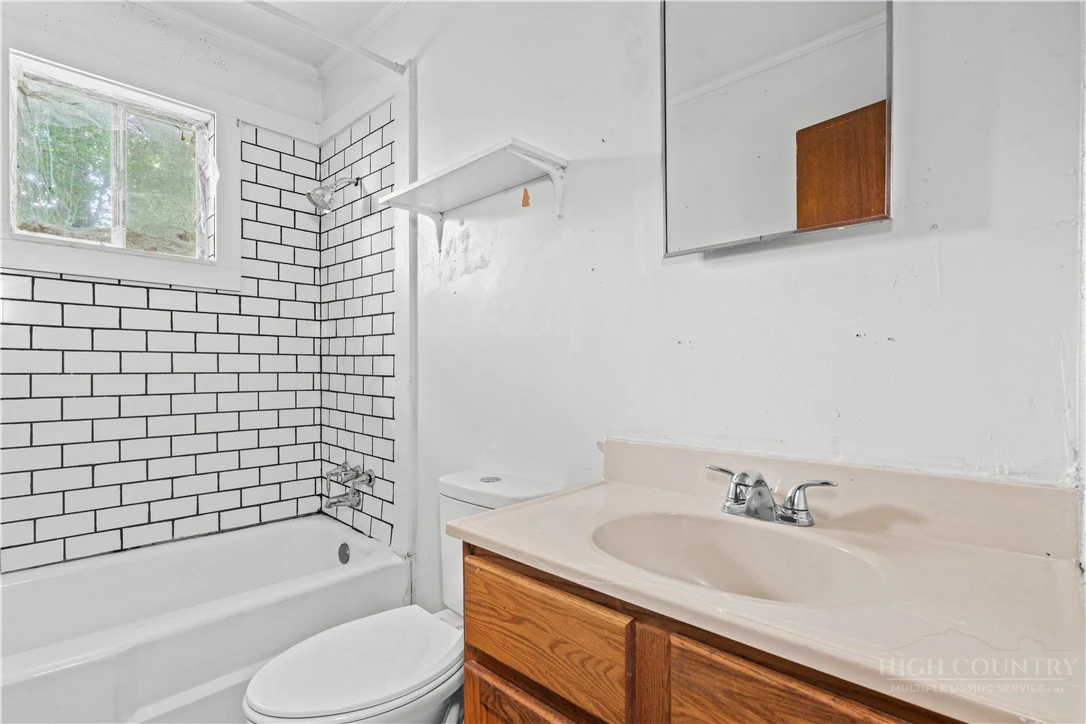 Image number 10 for the current listing