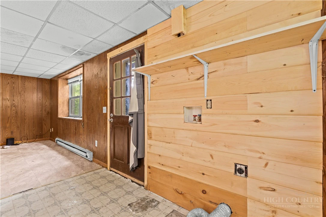 Image number 17 for the current listing