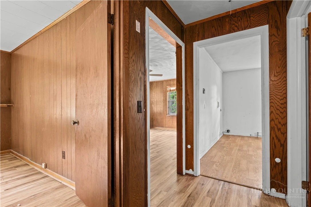 Image number 12 for the current listing