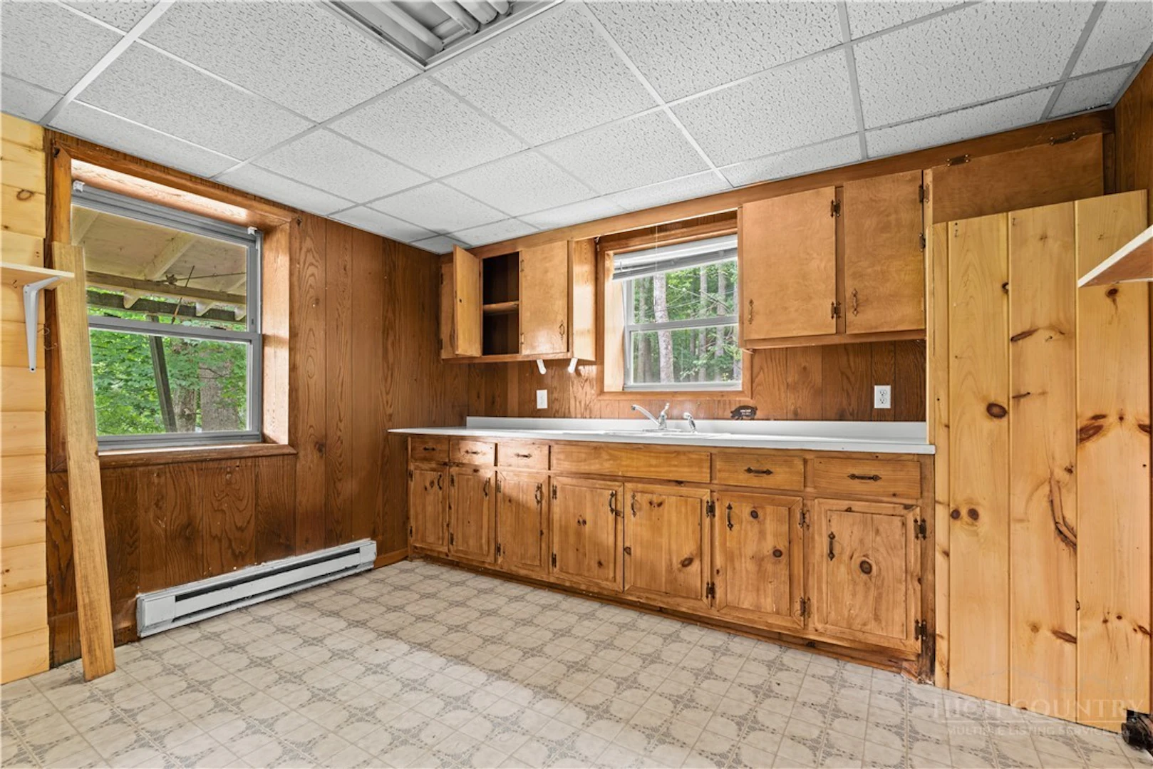 Image number 18 for the current listing
