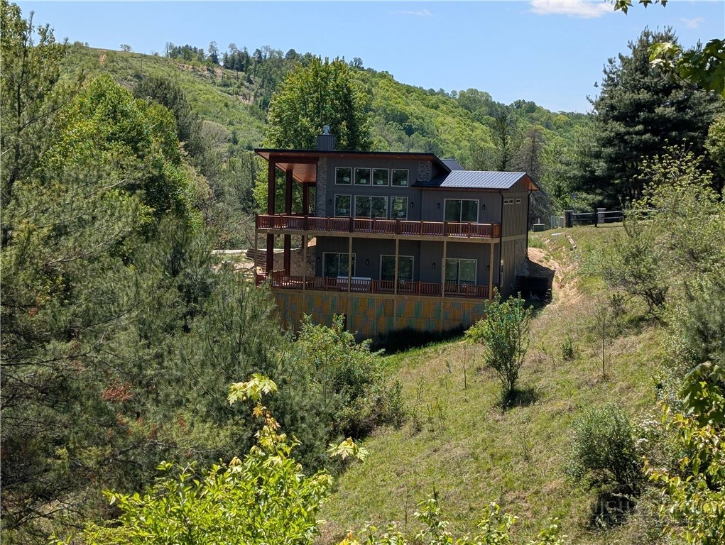 Image number 2 for the current listing