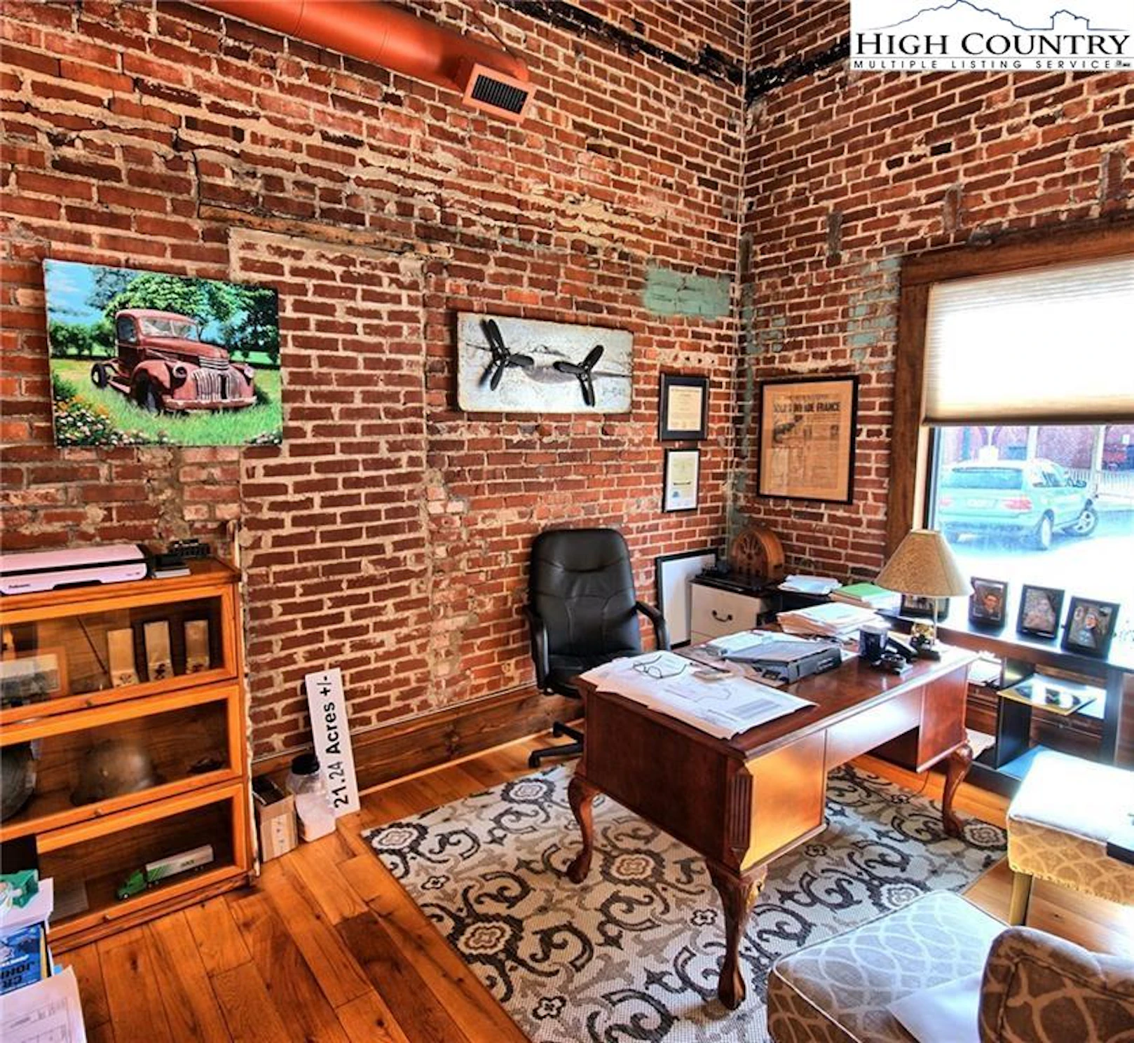 Image number 18 for the current listing