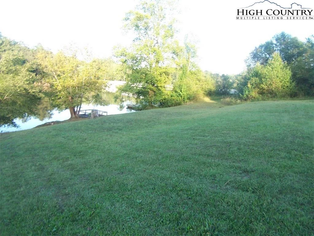 Image number 4 for the current listing