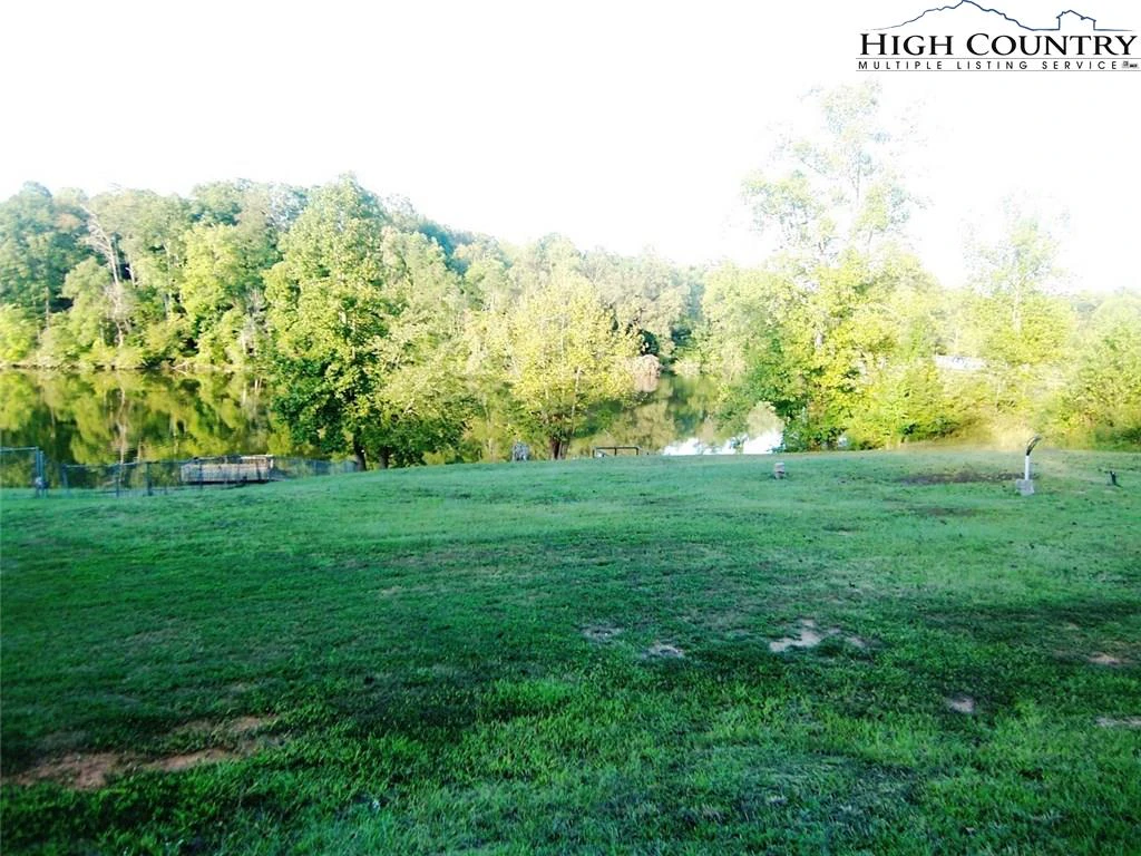 Image number 13 for the current listing