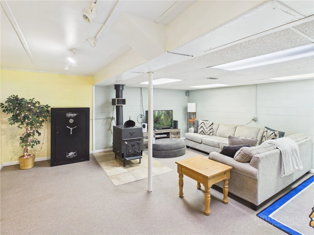 Image number 10 for the current listing