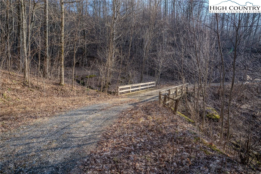 Image number 15 for the current listing