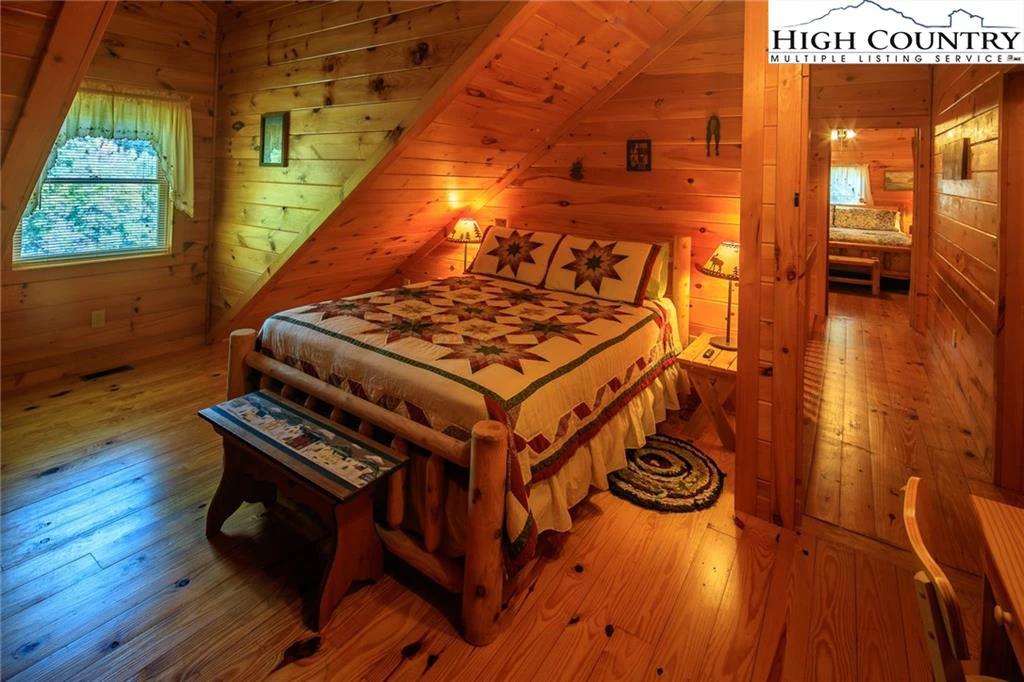 Image number 6 for the current listing
