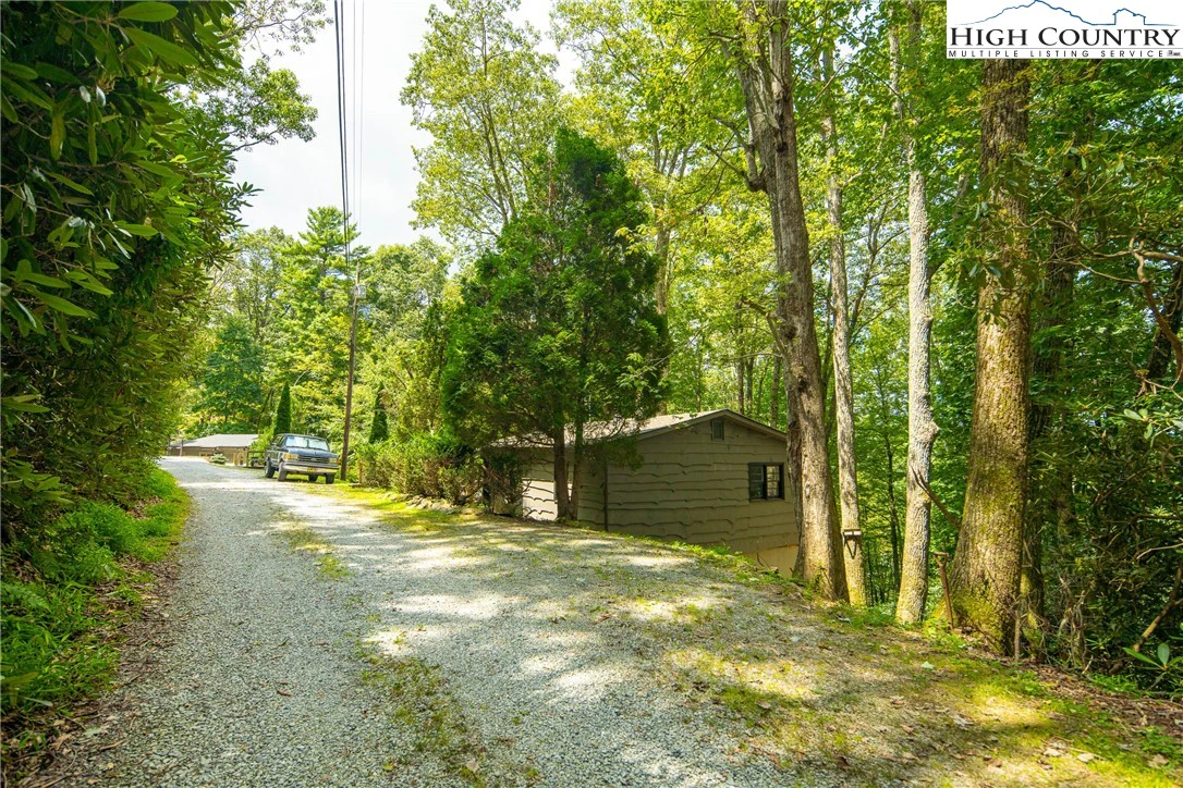 Image number 4 for the current listing