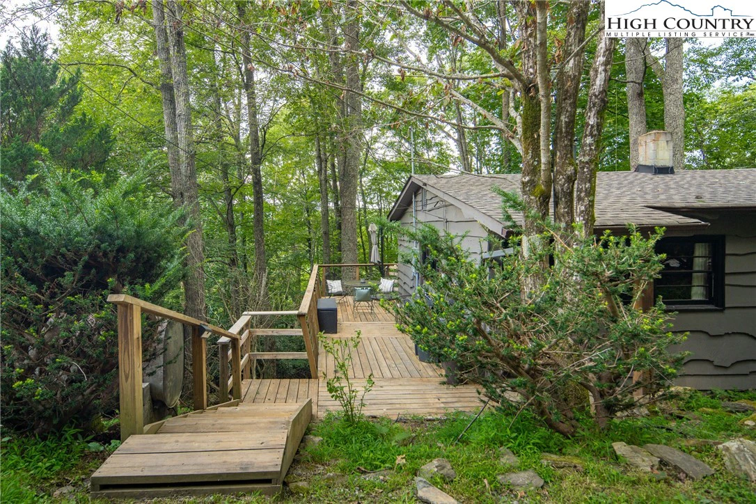 Image number 14 for the current listing
