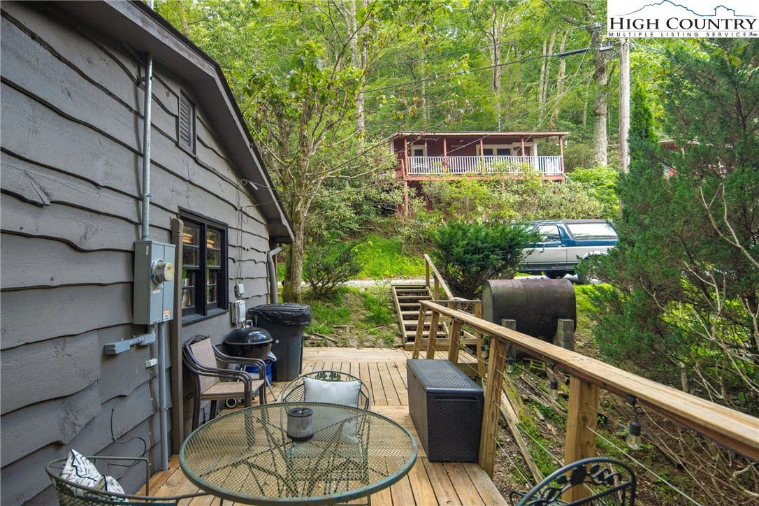 Image number 9 for the current listing