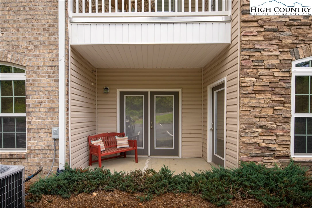 Image number 3 for the current listing
