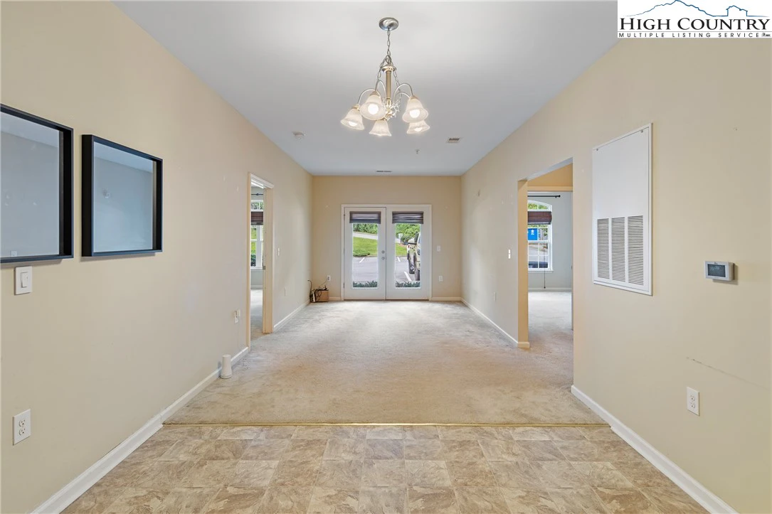 Image number 11 for the current listing