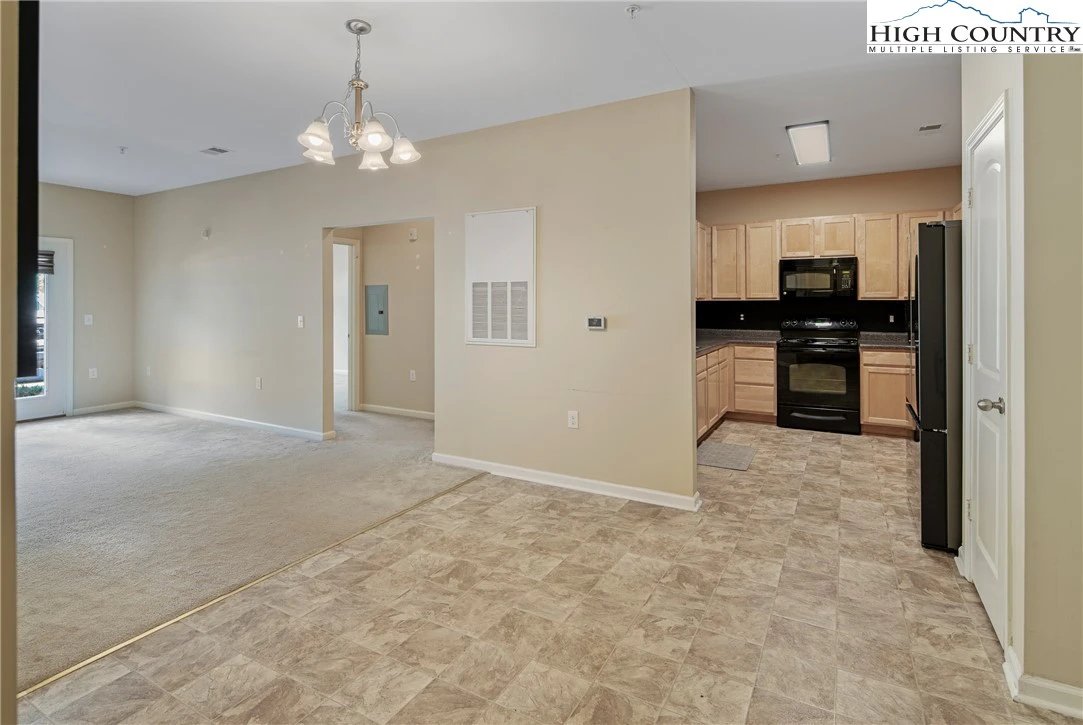 Image number 2 for the current listing