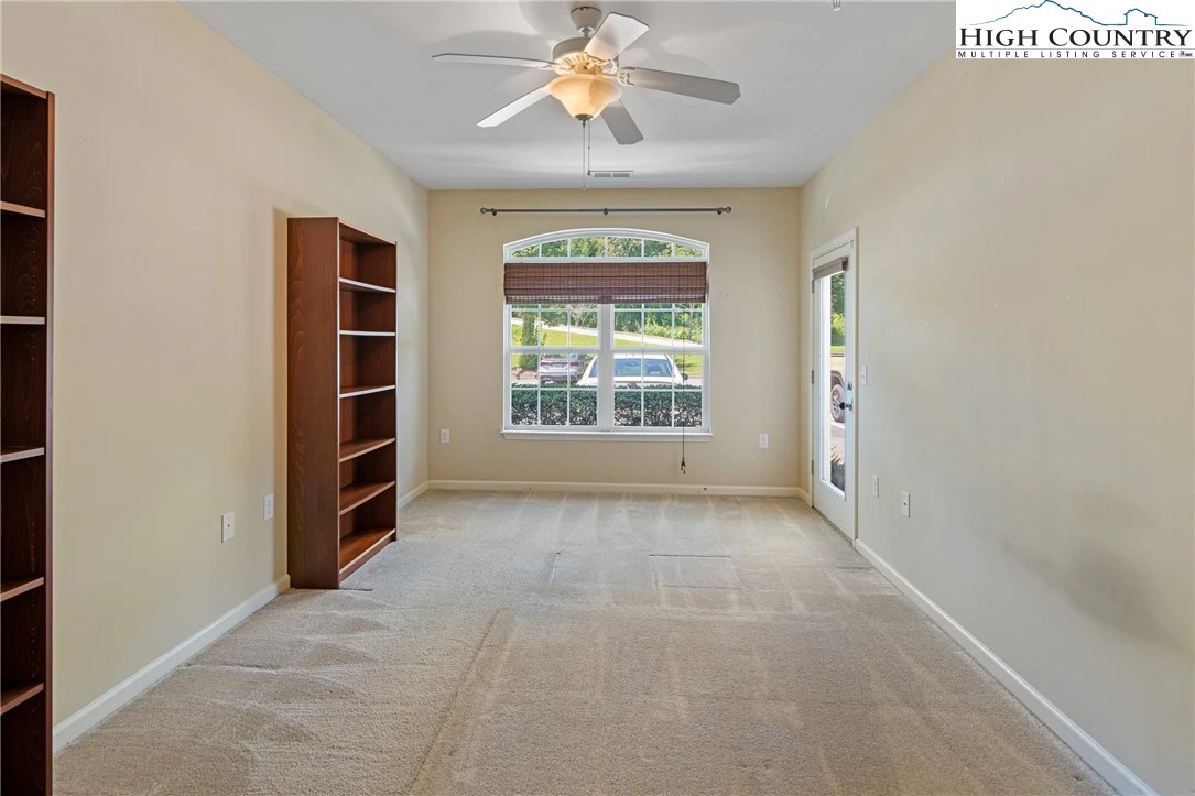 Image number 17 for the current listing