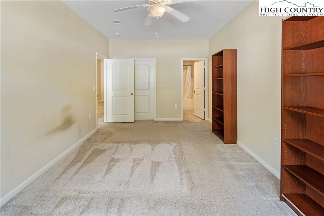 Image number 18 for the current listing