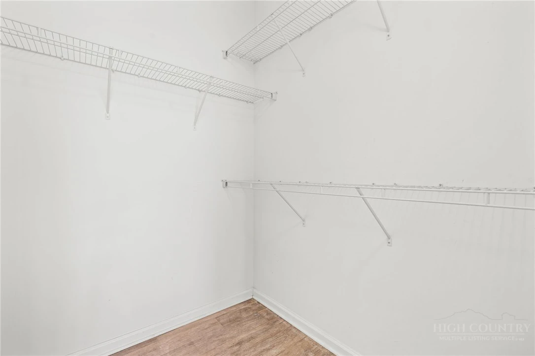 Image number 12 for the current listing