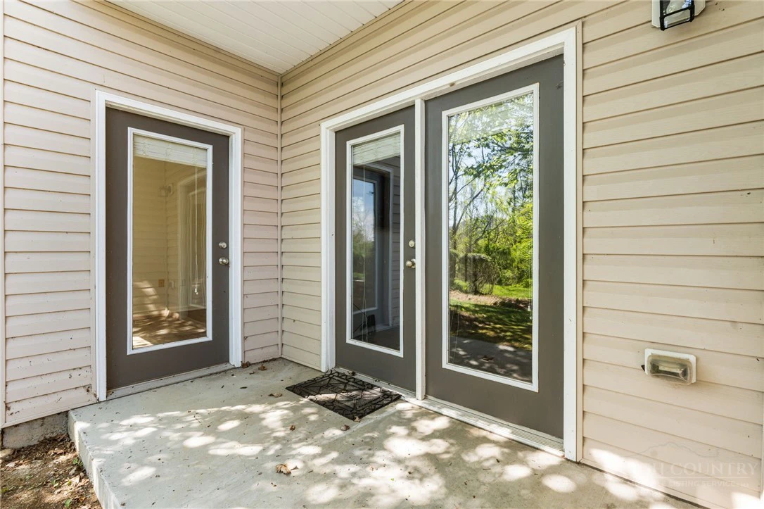 Image number 11 for the current listing