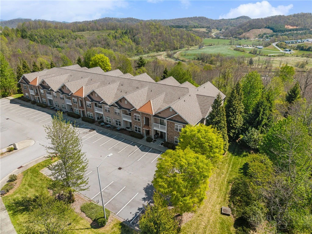 Image number 18 for the current listing
