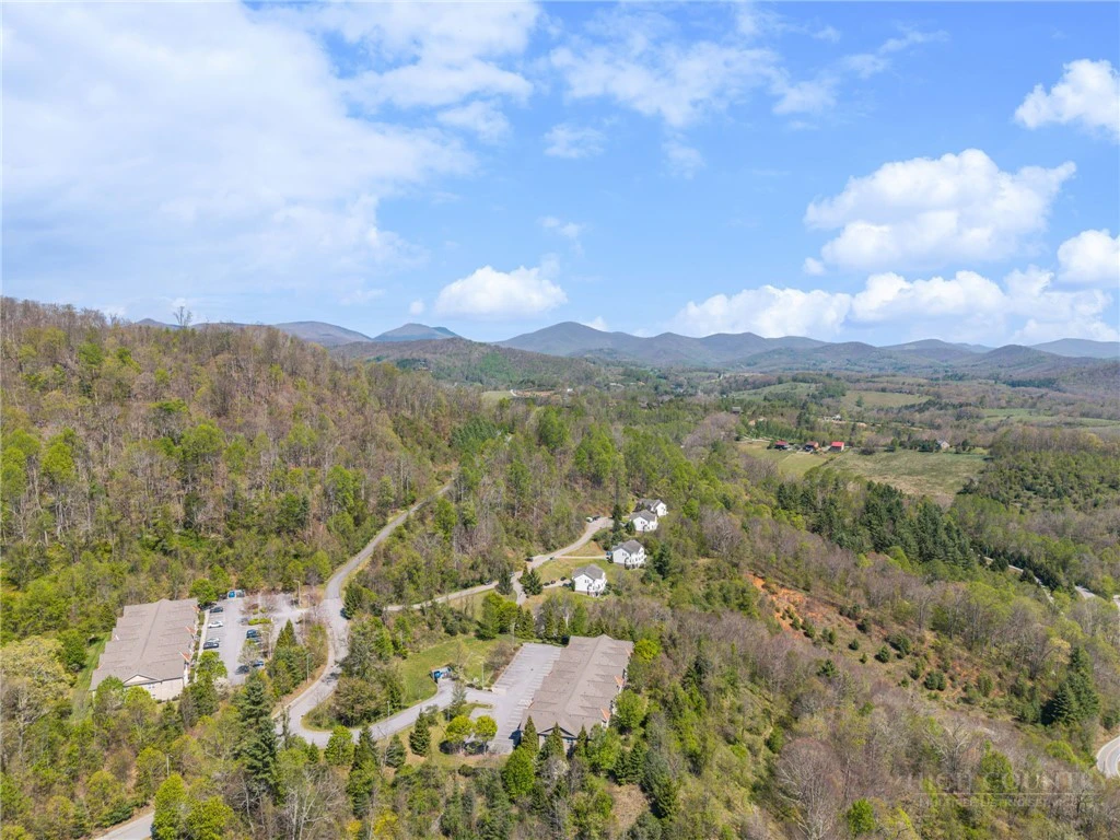 Image number 19 for the current listing