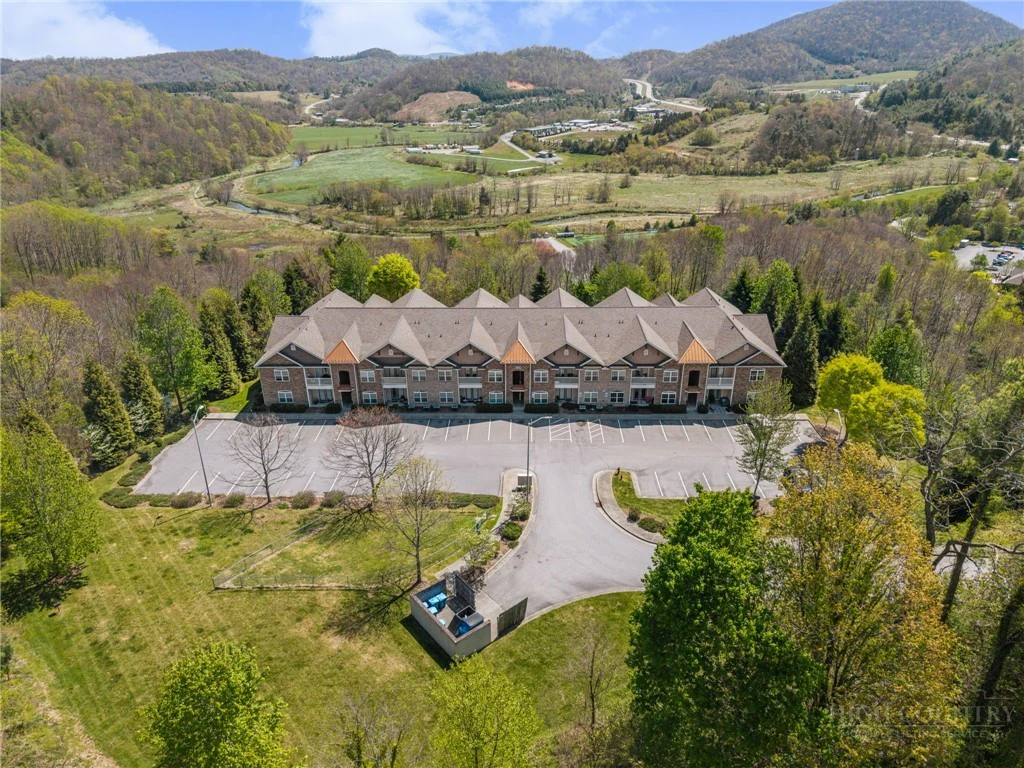 Image number 1 for the current listing