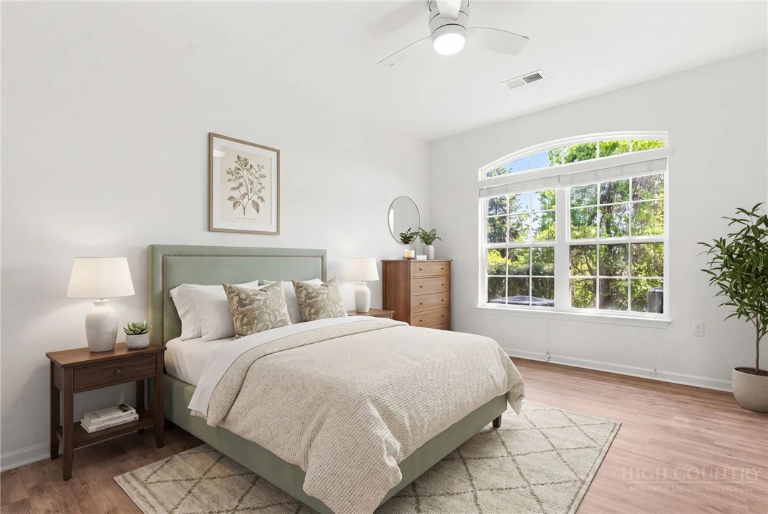 Image number 6 for the current listing