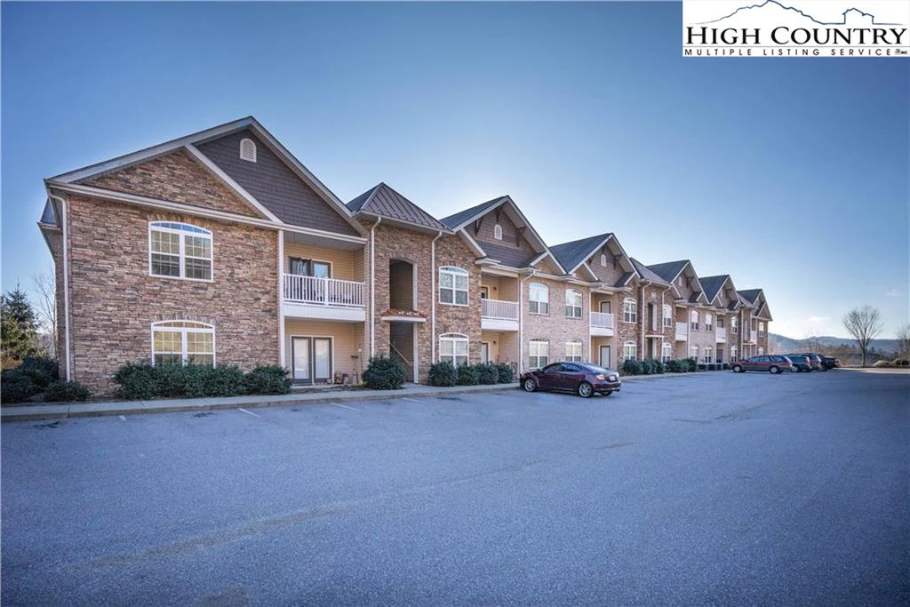 Image number 1 for the current listing