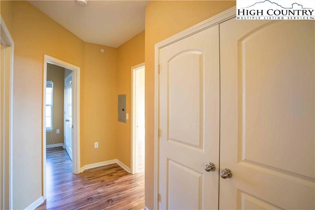 Image number 12 for the current listing
